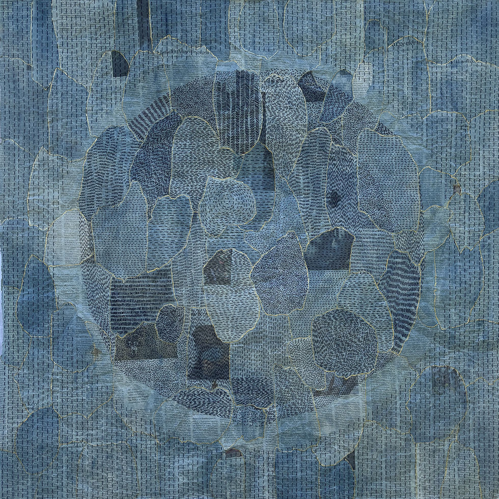 I have a dream, 2025, zeitungsausschnitte, aquarellfarbe mit indigopigmenten, acrylfarbe (gold), bau