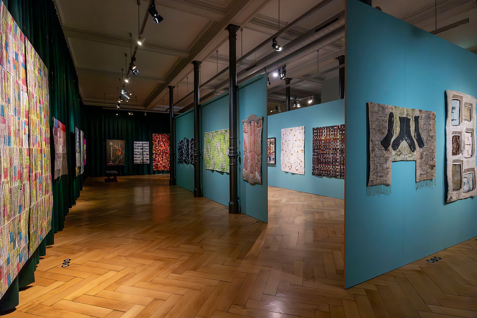 Ausstellungsansicht, Foto: Textilmuseum St.Gallen © Charlotte Leonie Hammann