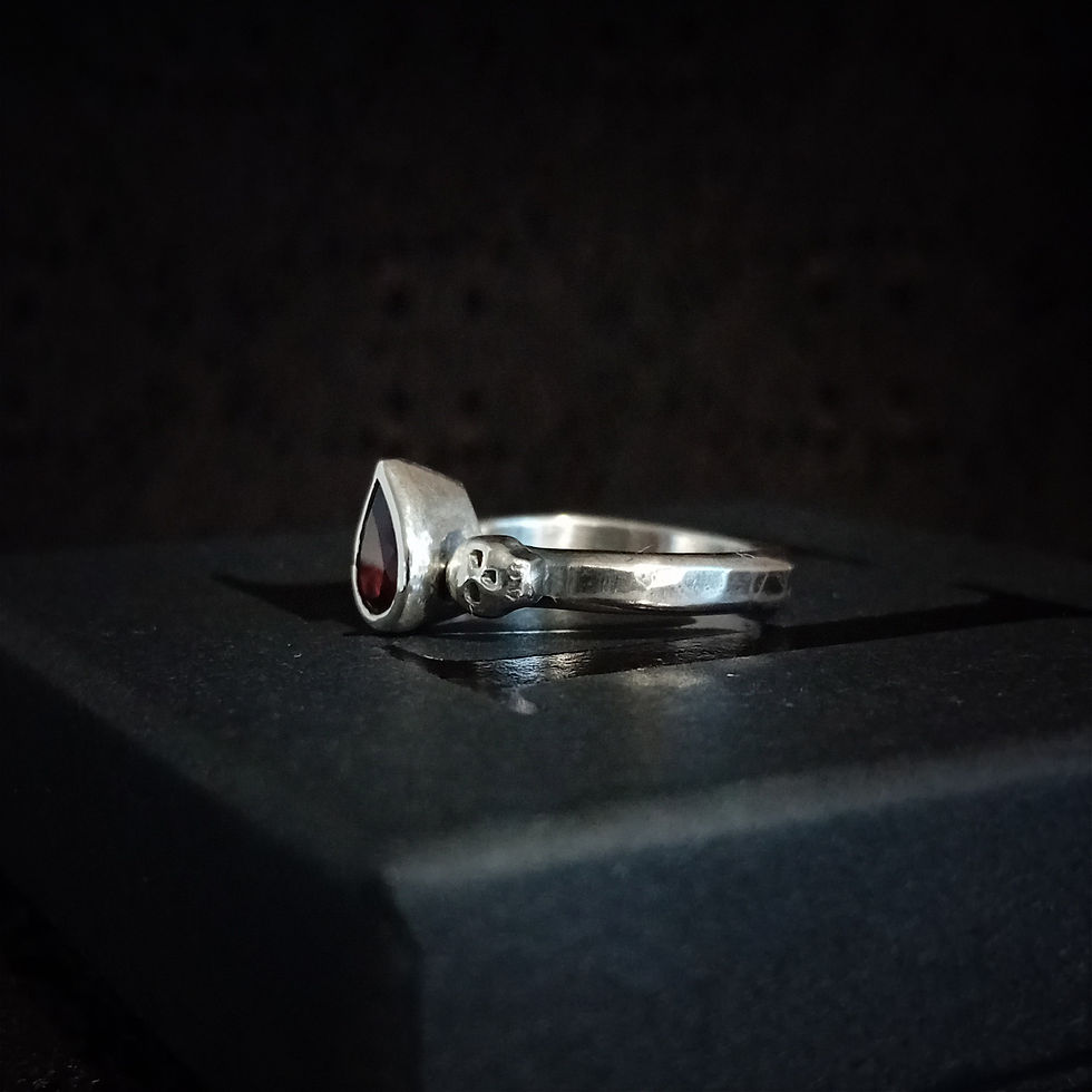 Thumbnail: Sentry Ring With Garnet