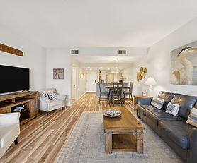 Scenic 2 BR 2 BA Living for a Destination Vacation