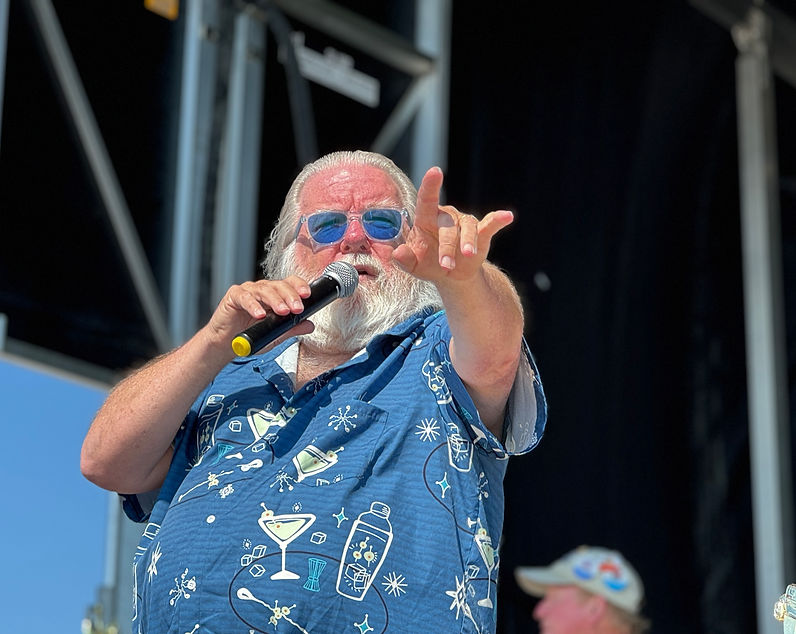 Pointing in Croud