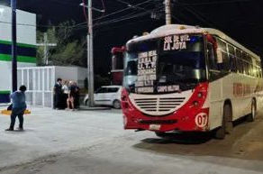 #Coahuila // Escasez de transporte y aumento de tarifa: doble golpe para las familias de Torreón
