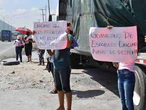 Exigen intervención de Clara Luz Flores para que sean incluidos en programas de despensas.