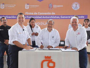 Firman convenio de regularización de la colonia Fraternidad Antorchista en Escobedo.
