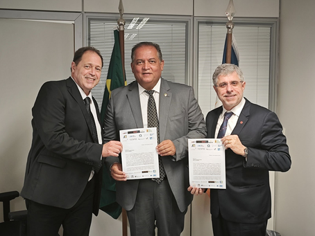 Pessoas ligadas à música, entregam carta ao Senado em defesa de direitos autorais