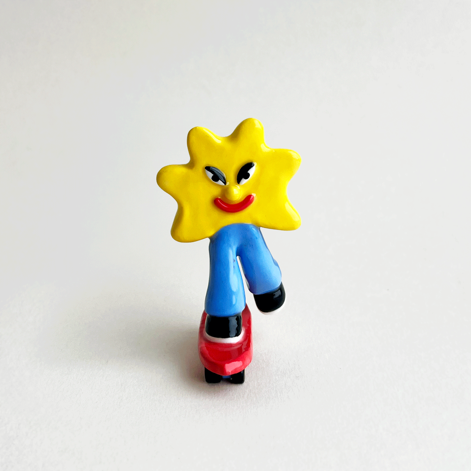 "Sunbeam sk8er" figurine
