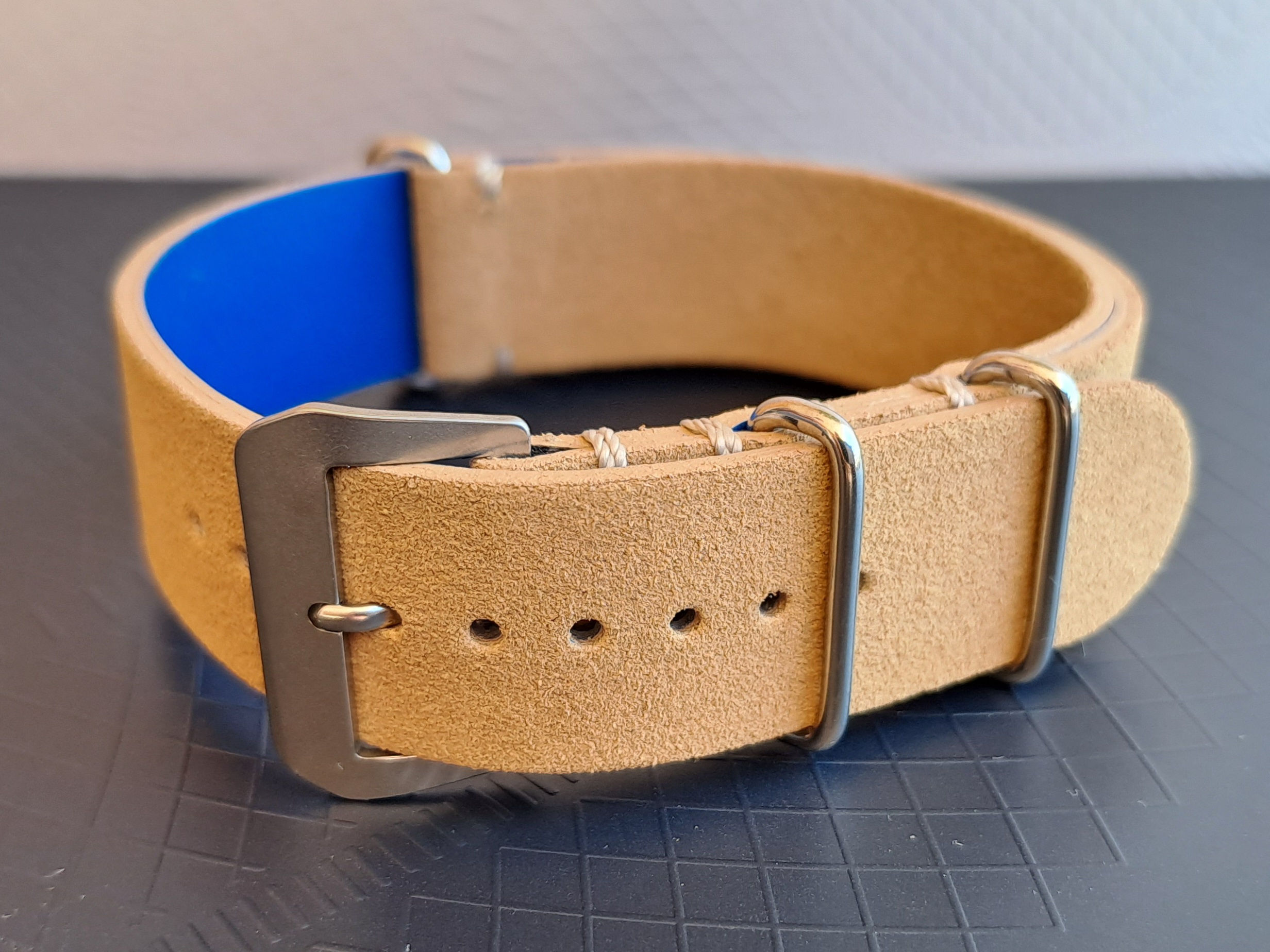 NATO CAMEL SUEDE - 20mm - Blue Lining