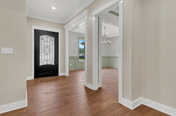 main entry view 2 towards dining