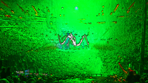 Green stylised and abstracted depiction of the opening song of a concert in the round (Radiohead).
EXCELLENT RESOLUTION TO 89x50CM