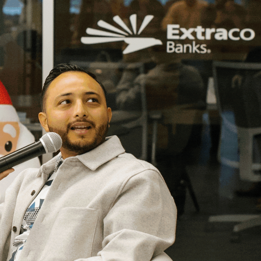 Small business owners and high-growth founders exchanging conversations