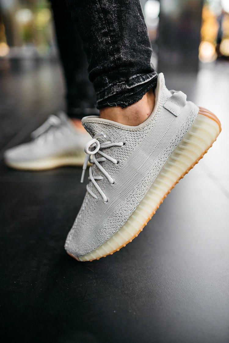 Прев'ю: YEEZY BOOST 350 V2 Sesame