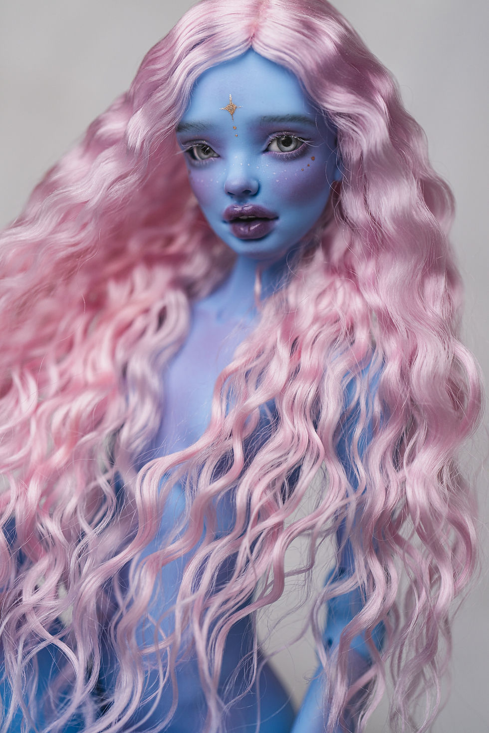 Thumbnail: Yolande (Celestial Blue)
