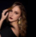 Modelo com joias Shizen