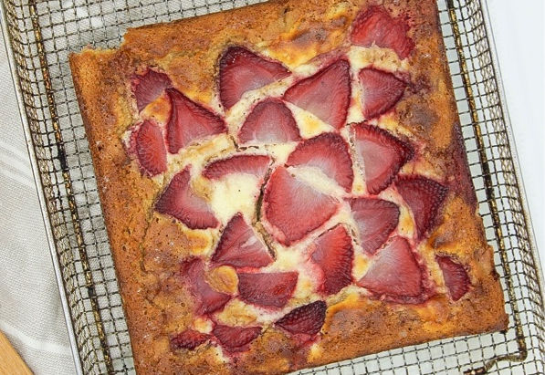Strawberry and Cream Breakfast Bake (low carb, sugar free, grain free and high protein)
