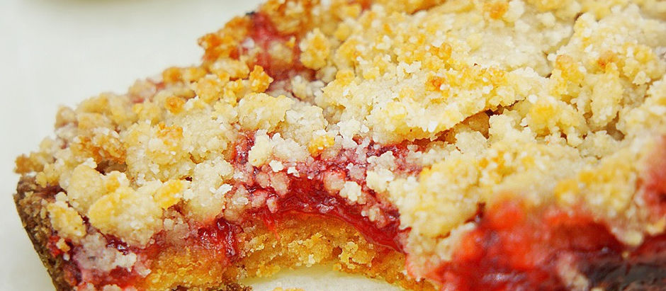 Low Carb Berry Crumble Bars (Dairy Free and Grain Free)