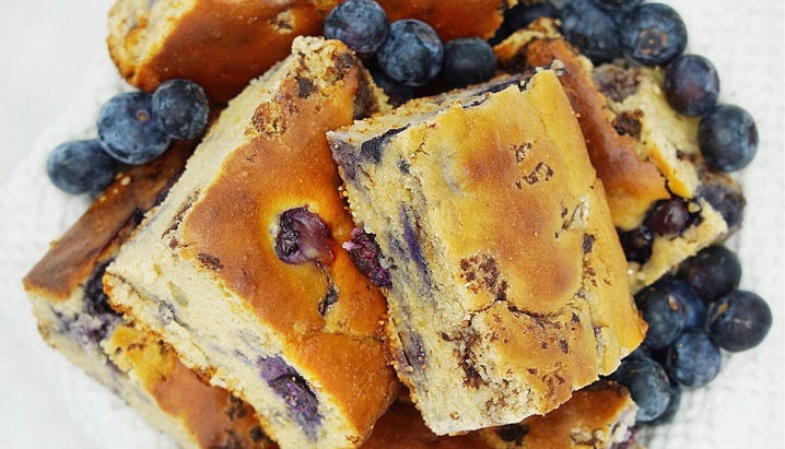 Low Carb Blueberry Cinnamon Swirl Breakfast Cake