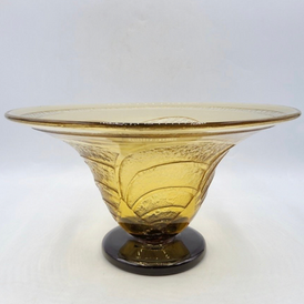 Verreries Schneider - Charles Schneider ( 1881-1953) - Vase - Vase en verre soufflé/moulé sur piédouche-Décor et période '"Art déco"-Signé "SCHNEIDER" gravé à - Verre