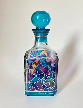 Style Luigi Bormioli (1946-1991) - Carafe - Modèle rare-Panse carrée-Verre soufflé-Décor abstrait polychrome style vitrail -"Signé Bobrioma..." - Verre - Beau bleu turquoise
