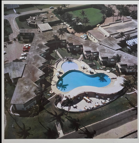Slim Aarons (1916–2006) - "Hilton Pool Bar" Acapulco, Mexique, 1966- Tirage rare et épuisé- Edition "Getty images Archive"