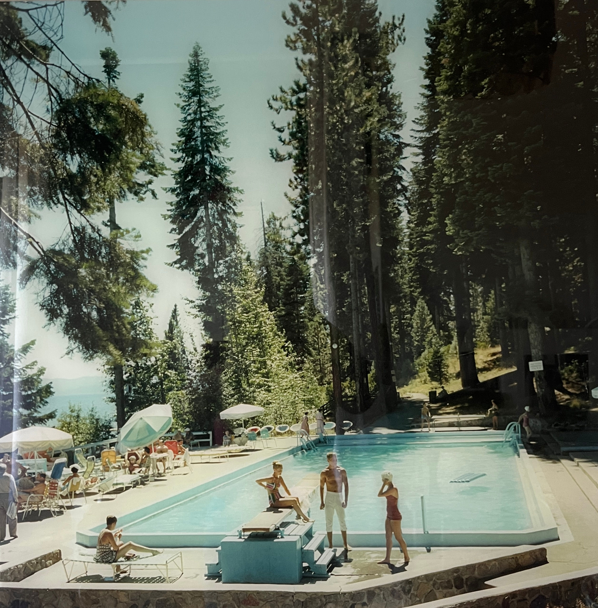Photographie de Slim Arrons( 1916-2006) " Pool at Lake Tahoe"