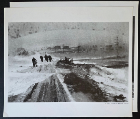 George Rodger- Josef Koudelka - 2 tirages rares : Albanie 1994 - Afrique du Nord 1941