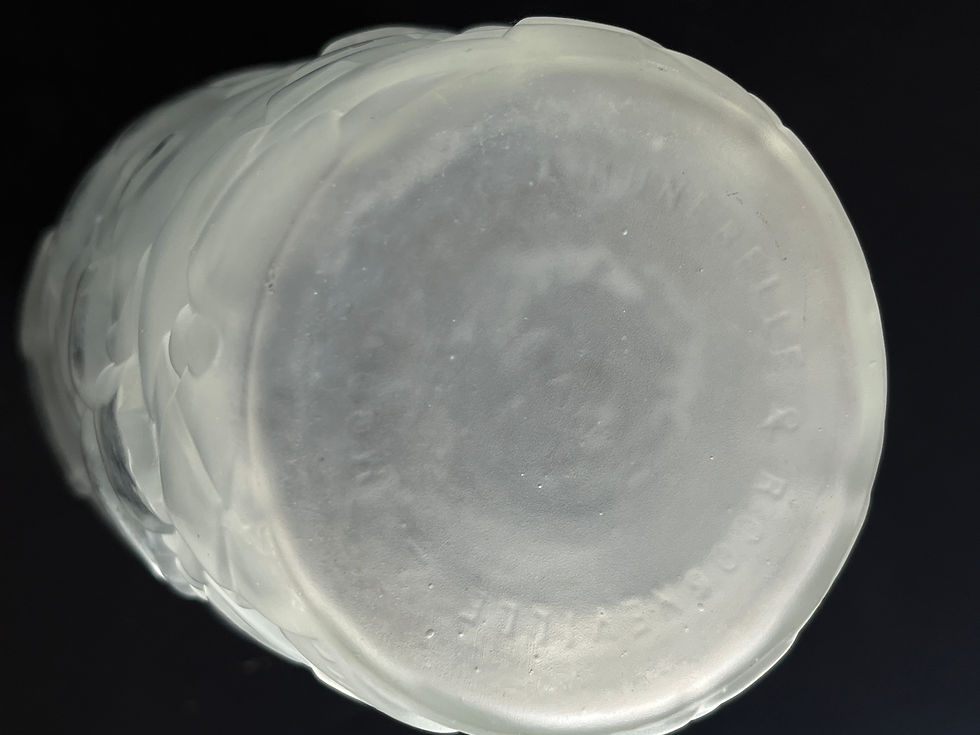 Thumbnail: Hunebelle /Magnifique et rare vase  modèle "CAMPANULES"