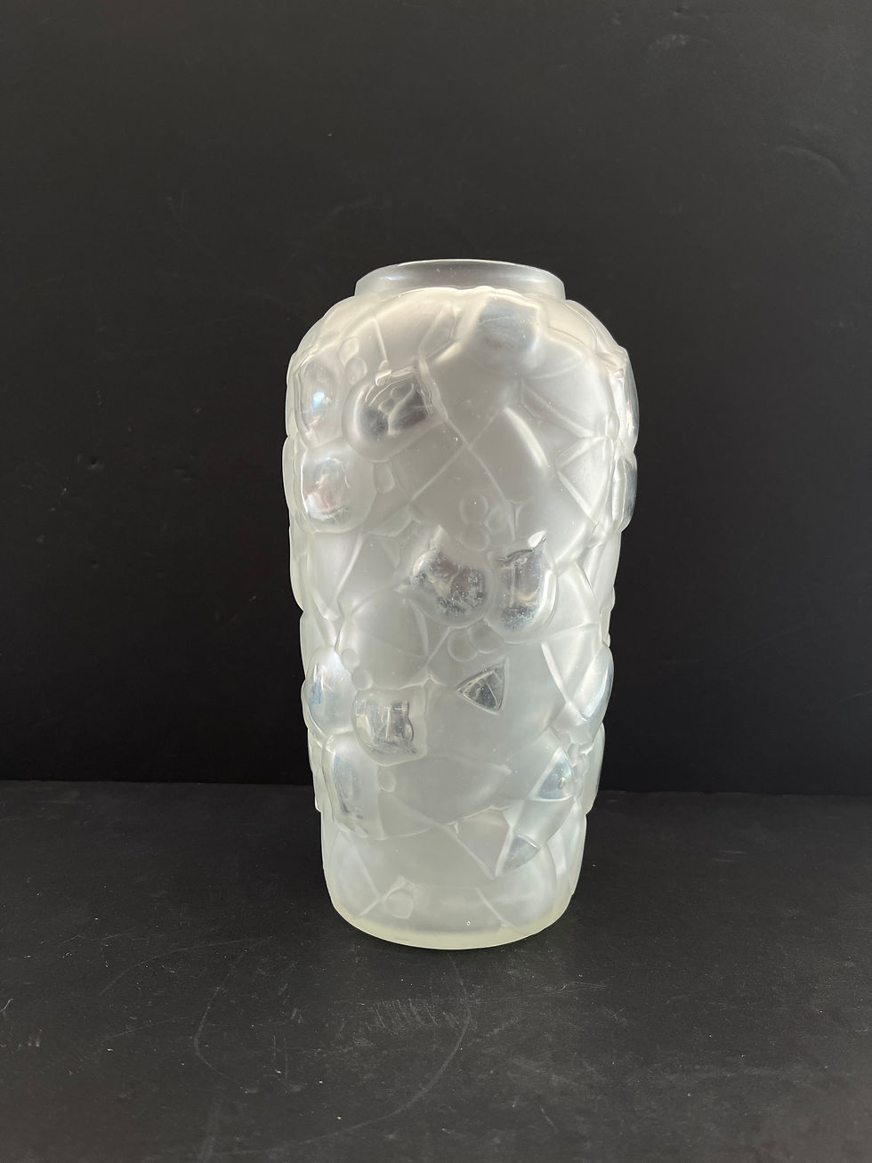 Thumbnail: Hunebelle /Magnifique et rare vase  modèle "CAMPANULES"