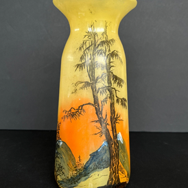 Legras & Cie. - François-Théodore Legras, (1839-1916). - Vase - « Modèle « Thionville » à décor de paysage lacustre et enneigé - Verre émaillé gravé à l’acide