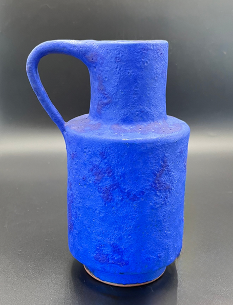 Hartwig Heyne / Hey Keramik - Hartwig Heyne - Vase - Magnifique Vase/Pichet-Fait Main au Tour-Style Brutaliste-Céramique -Bleu Klein-Allemagne Vers - Terre cuite, Argile - H. 20 cm