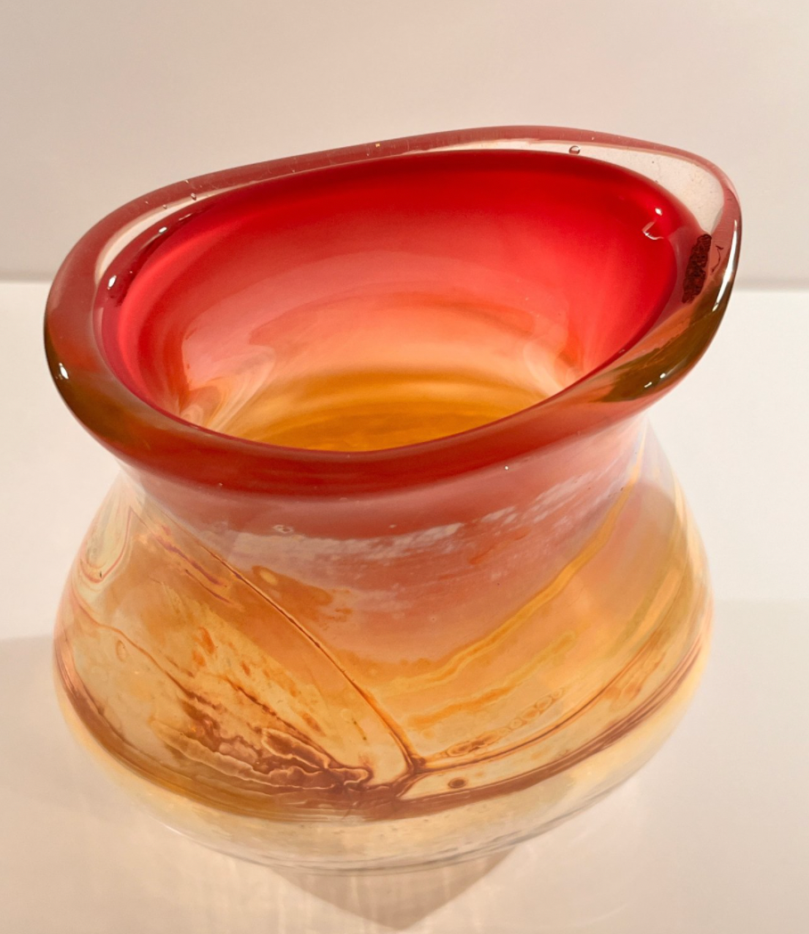 Thumbnail: Vase à inclusion Val St Lambert signé par l'artiste et numéroté
