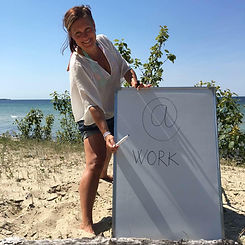 33168523_10216047419121032_4906415255623