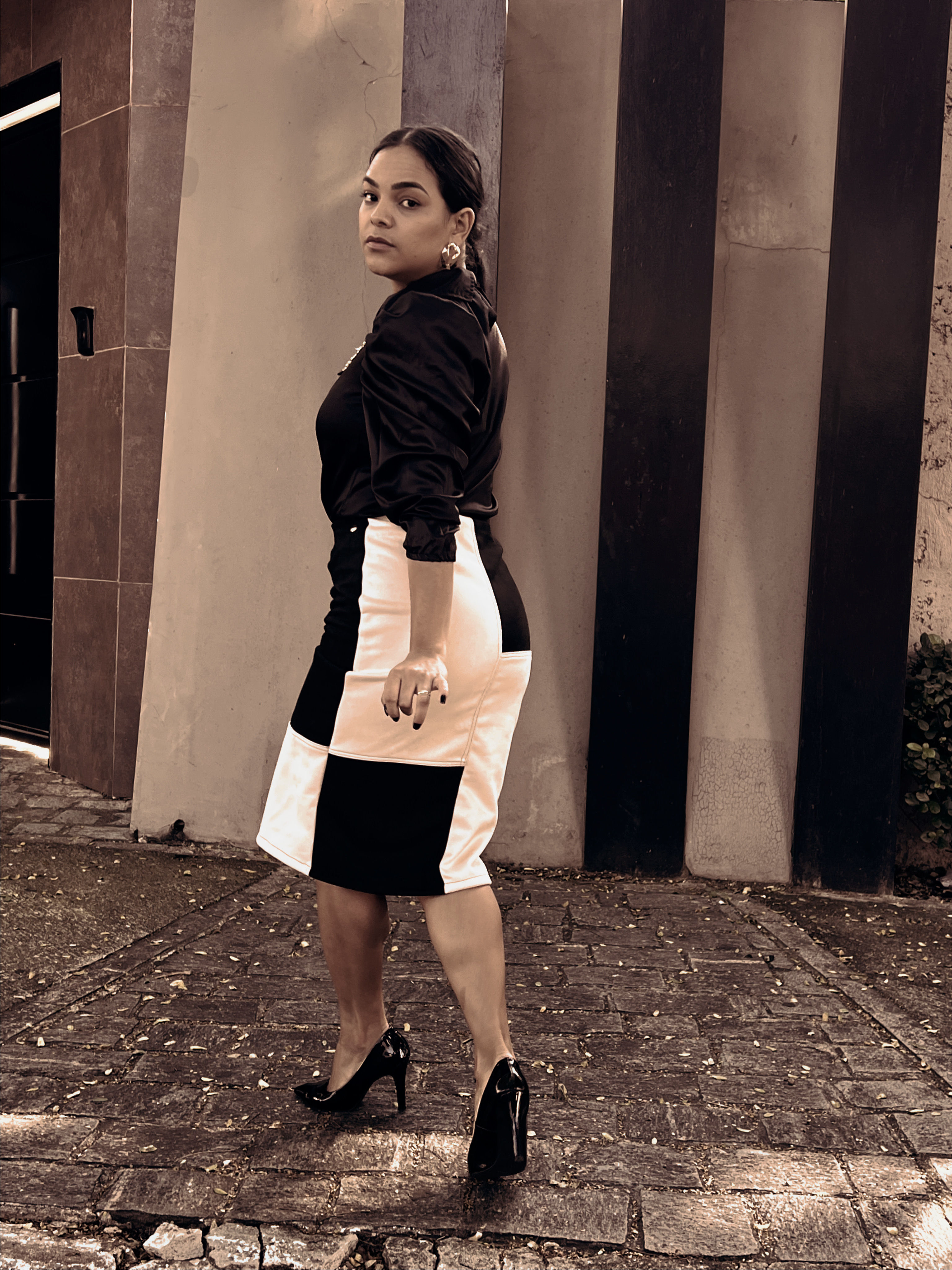 Saia Vick - Preto/Bege