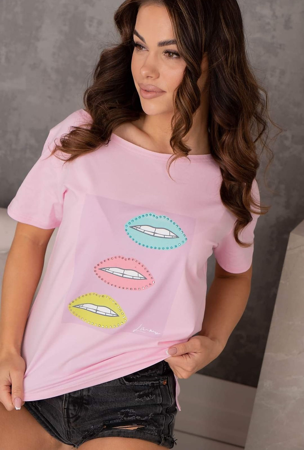 La..mu bluzka USTA czarna S/M - 1 , M/L - 2 , L/XL - 3