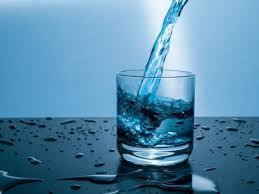 Beneficios Tributarios y Deducciones por Proveer Agua Purificada a tus Empleados en Chile