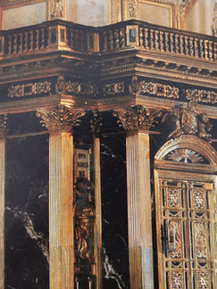 Sagrario en Bronce y Mármol para la Catedral de Guadalajara. Guadalajara, Jalisco.
Sumérgete en la solemnidad y la elegancia con este Sagrario excepcional, una obra maestra de broncista destinada a enriquecer la Catedral de Guadalajara, Jalisco. Elaborado en bronce y mármol, este sagrario representa la fusión perfecta entre la tradición artística y la espiritualidad.

El Sagrario de Bronce y Mármol para la Catedral de Guadalajara es un testimonio tangible de la devoción y la habilidad artística. Cada detalle, desde los materiales nobles hasta los ornamentos meticulosamente trabajados, refleja la dedicación del artista y su compromiso con la creación de un objeto litúrgico que inspire reverencia y conecte lo terrenal con lo divino en la Catedral de Guadalajara, Jalisco.