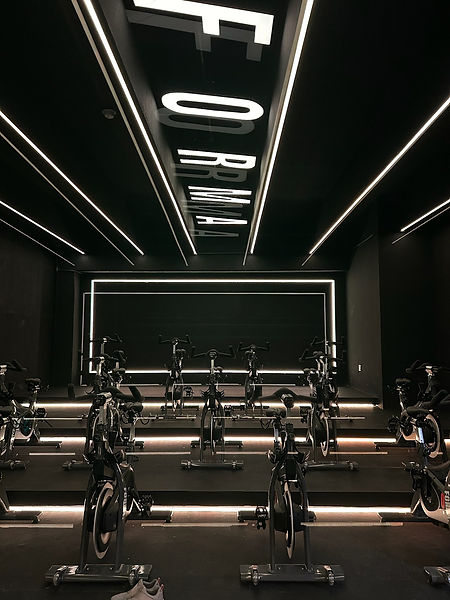 Instalación de Iluminación Led para Ciclyng Studio