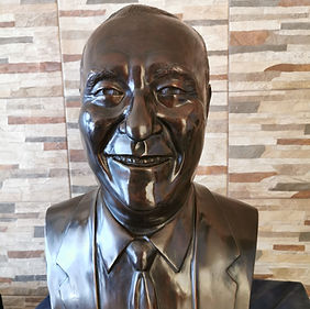 Busto en bronce