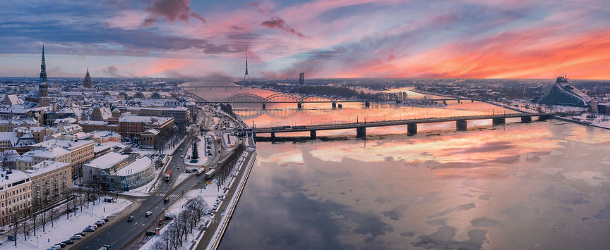 panoramic-shot-beautiful-sunset-snow-covered-riga-town-with-daugava-river-downtown.jpg
