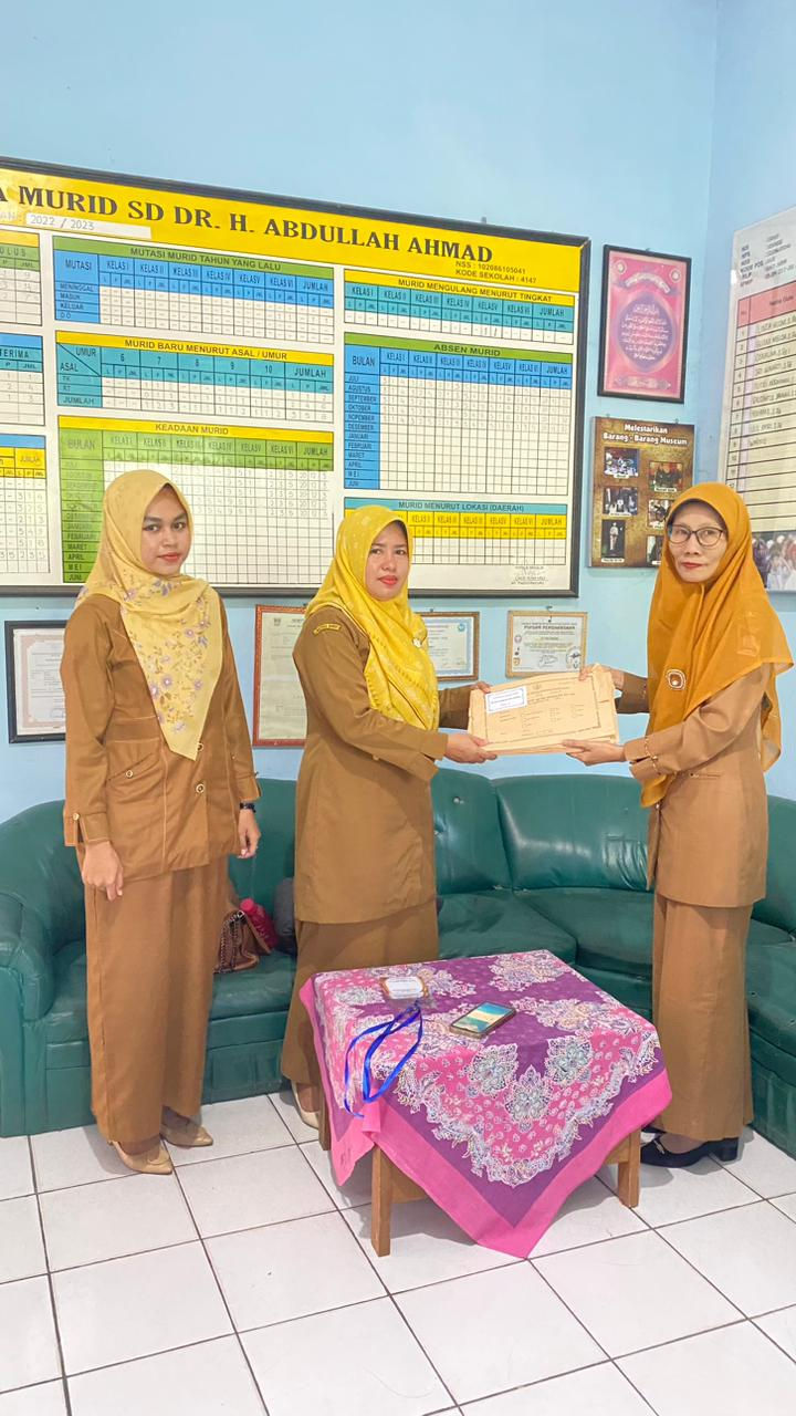 Hari Pertama Ujian Akhir Sekolah di SD Dr. H. Abdullah Ahmad - PGAI: Semangat dan Optimisme Meraih Kesuksesan