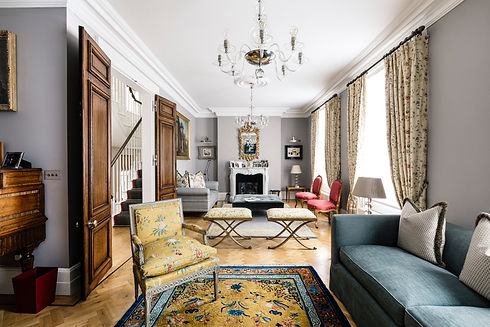 10 - LAURENCE LIVING ROOM.jpg
