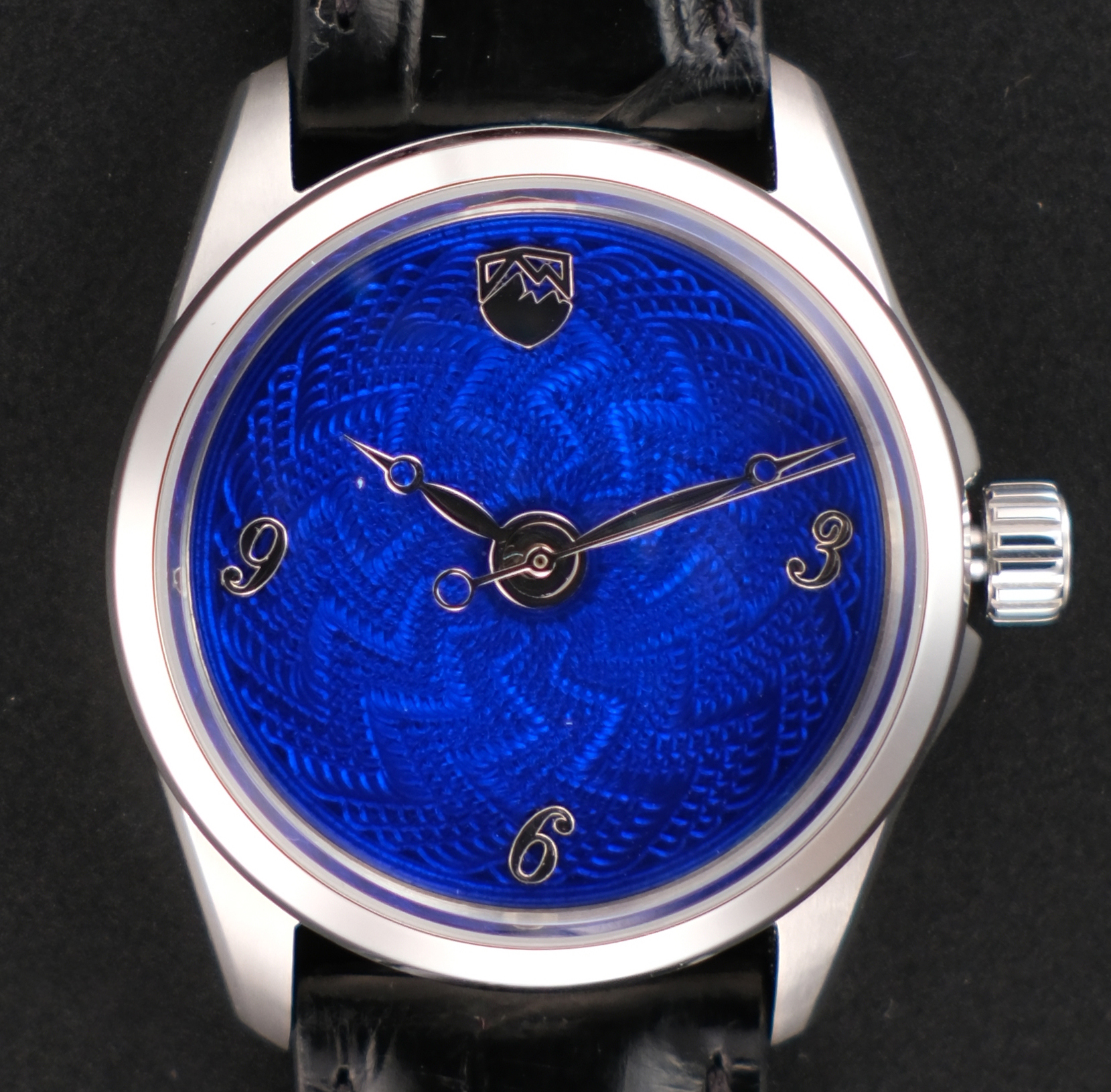 Blanca – Deep Cobalt Zig-Zag Straightline