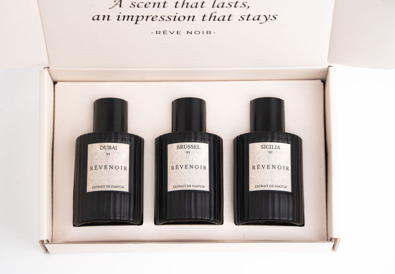 Reve noir nishdofter nässjö Sverige, tiktok reve noir parfymföretag sverige parfymflaska produktfotograf fotograf nässjö och jönköping