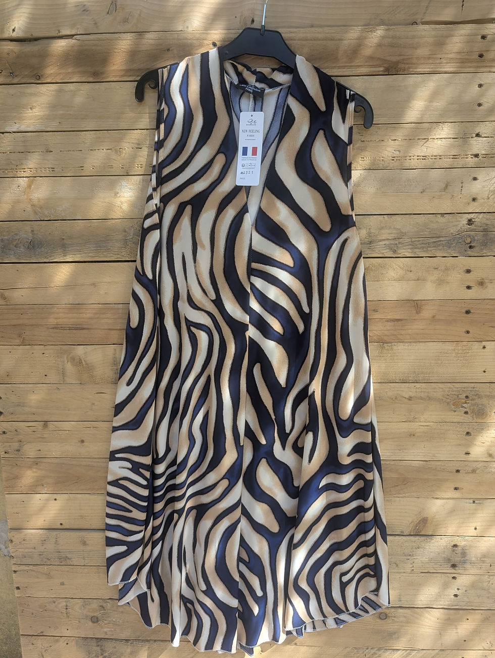 Miniature : Robe magique longueur midi, col en V  Bretelles larges, motif animal zèbre, bleu roi et crème ou version noire taupe et crème