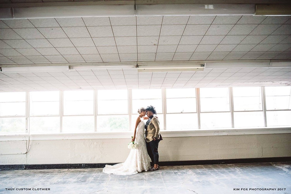 AlyssaandLauren.Oct.2017.THUYCustomCloth