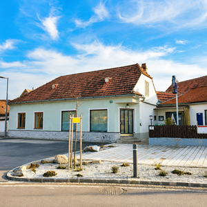 Gewerbeobjekt Rohrendorf – Attraktive Lage mit Café, Büro und Gastgarten