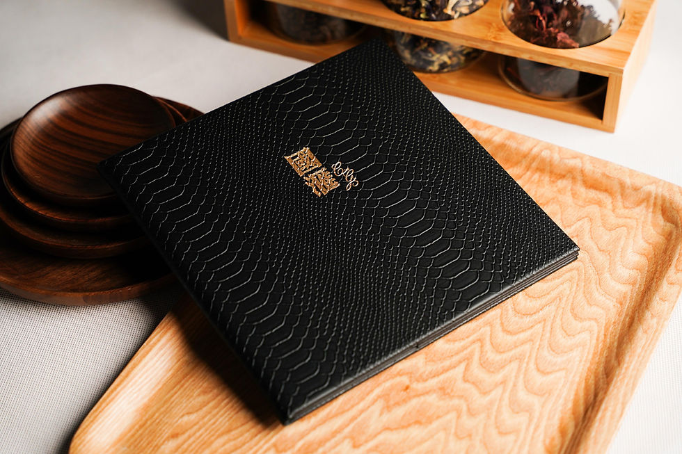 Thumbnail: 皮製餐牌款式二(書本型) Leather Menu(Booklet)