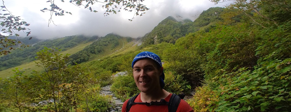 Hiking from Kamikochi to Dakesawa Hut 岳沢小屋