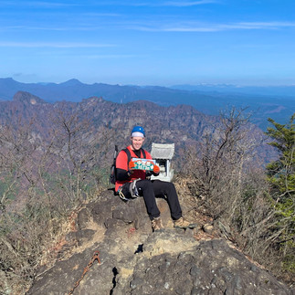 Marukuyama at Nakanodake peak of 中之岳 Myogi-san 妙義山 Kondo 金洞山