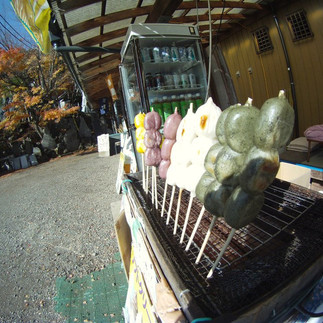 Many dango snacks on Oyama