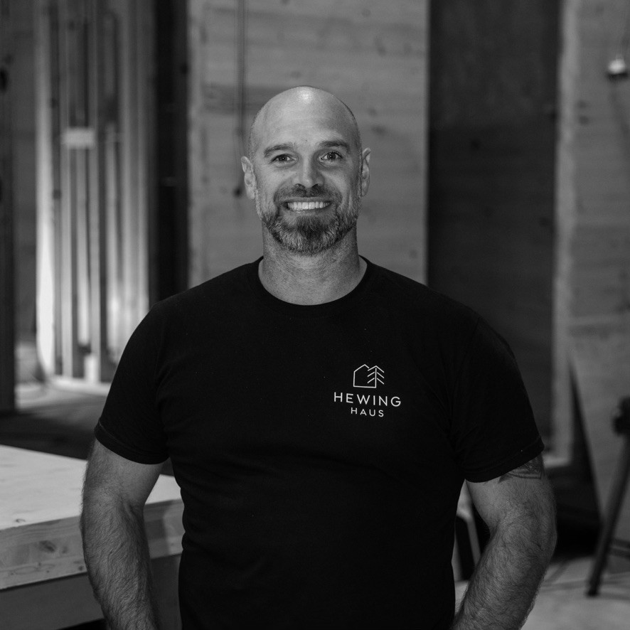 Jarris Neufeld, Hewing Haus